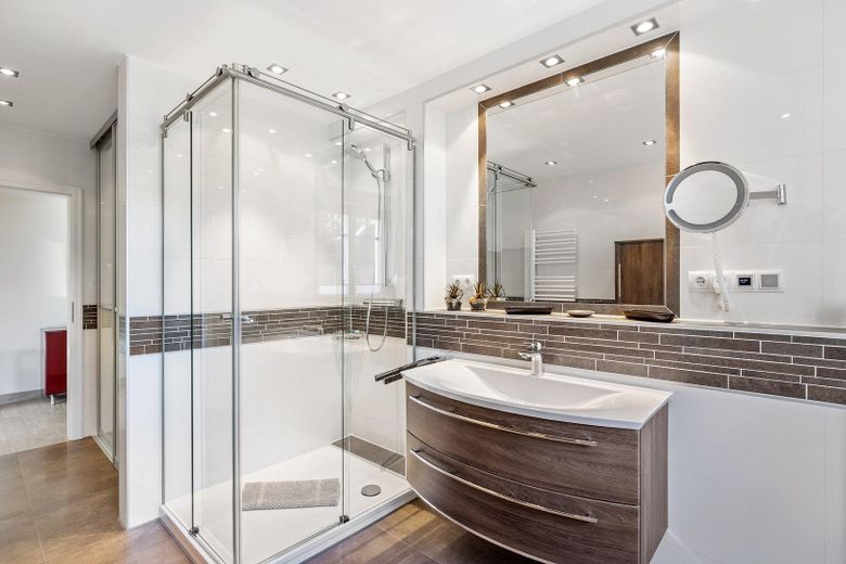 Lüks daire, Timmendorfer Strand'ın merkezinde, 3 oda, 123 m², yeraltı otoparkında park yeri – großzügige Dusche
