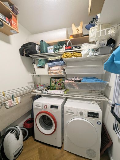 **Provisionsfrei: Komplett renovierte 4-Zi. Wohnung mit Balkon bei München (Haar)** – Abstellraum mit WM-Anschluss