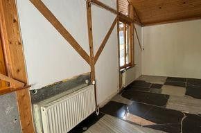 Lohmar-Rösrath-Einfamilienhaus für Individualisten Wald bis ans Haus, bezugsfrei – seitliches Zimmer 