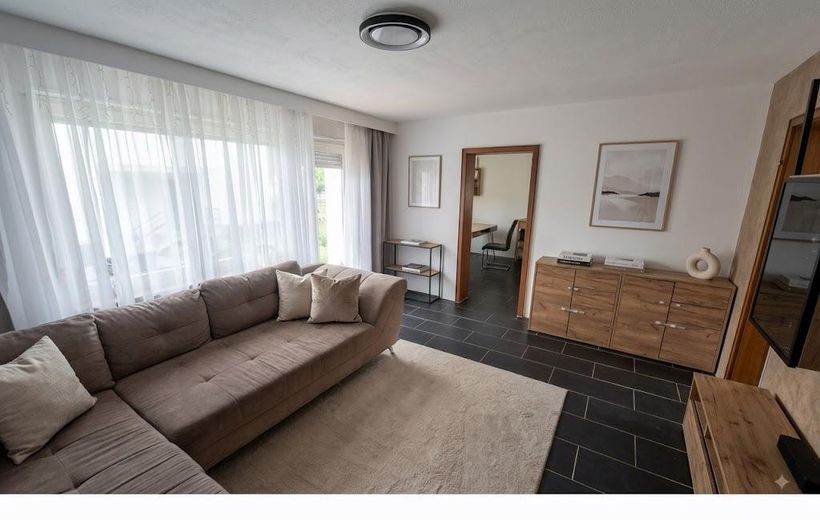 Viel Platz für Ihre Ideen: Traumhaftes Einfamilienhaus in Dahn in guter Lage – Wohnzimmer