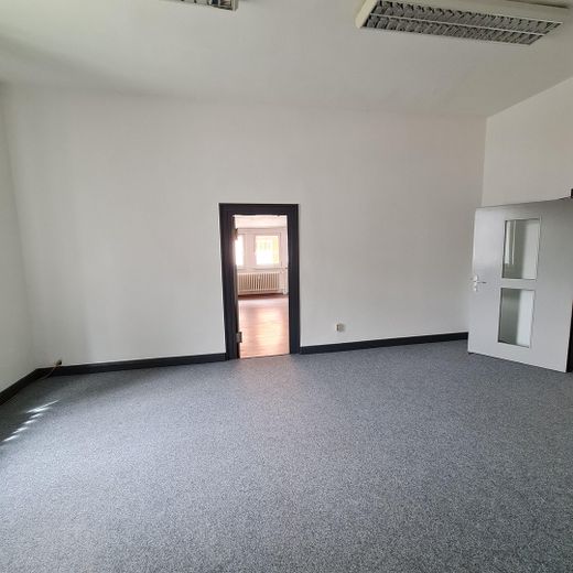 Blick von Büro 3 in Büro 2