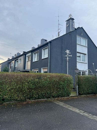 Vorderansicht mit Zugang