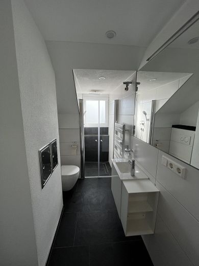 Vollmöbliertes WG-Zimmer nähe Stadtzentrum Heilbronn frei ab sofort – Bad Nr. 2