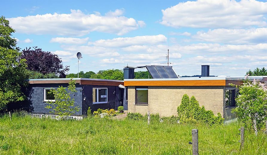 Doppelbungalow mit viel Land und Stallung – Doppelbungalow auf dem Land