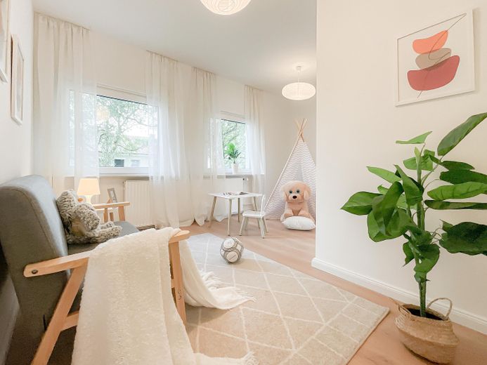 Drei Ebenen, viel Freiraum – renoviertes Reihenmittelhaus mit Garten - sofort bezugsfrei – Geräumiges Kinderzimmer