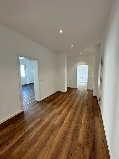 Prima occupazione dopo ristrutturazione completa – 133 m² | 3,5 locali | Posizione privilegiata sul Kaiserwall – Flur