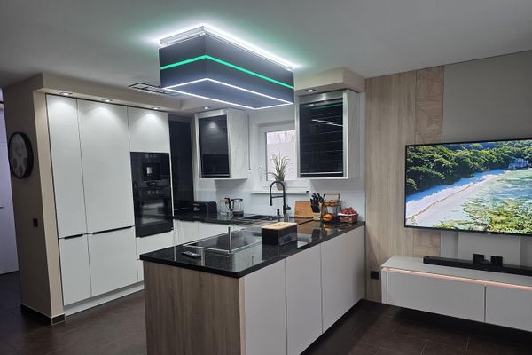 Hausgefühl statt Wohnung: Moderne 3-Zi.-Maisonette mit Garten, Terrasse & Balkon (BJ 2013)
