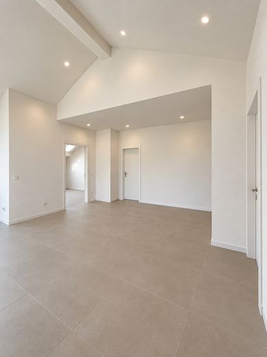 4-Zimmer-Traum mit Galeriefeeling, Fensterfront und Südbalkon – Wohn- Essbereich