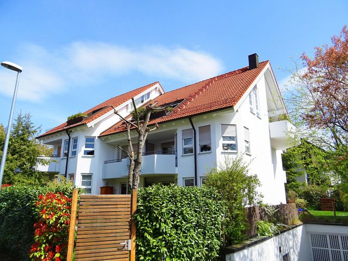 Tolle Lage: Hochwertige 3,5-Zimmer-DG-Galeriewohnung mit 2 Balkonen, 2 Bädern, TG und guter Rendite – Ansicht