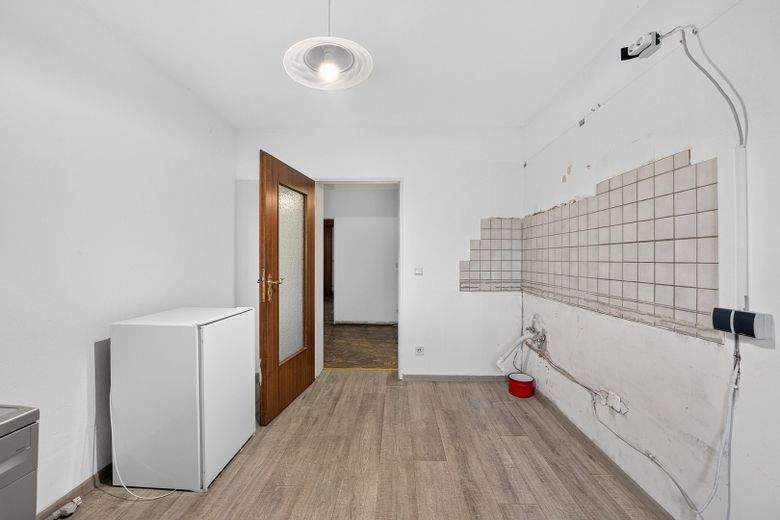 Großzügiges Wohnen mit schönem Garten – Einfamilienhaus mit Einliegerwohnung – Küchenbereich Kellergeschoss