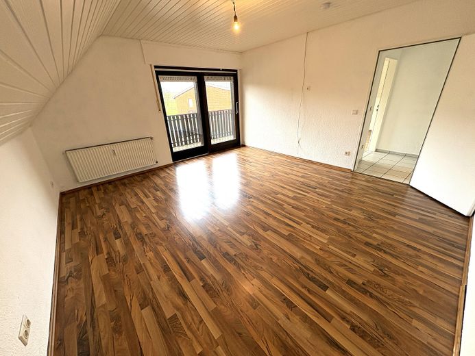 Exklusives Wohnen mit Garten, Neubezug n.Renovierung mit 2 großzügigen Balkonen – Homeoffice Zi.Blick ins Grüne
