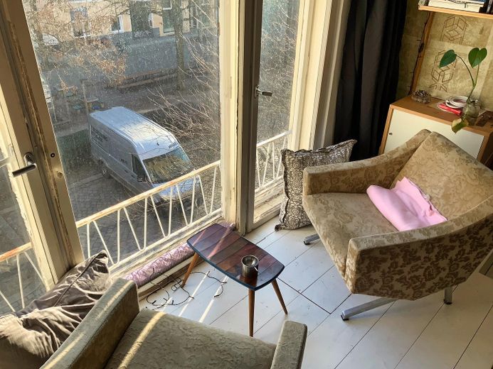 Wohnung mit Charm zentral in Berlin 2. Obergeschoss sofort verfügbar – Wohn-Sitz-Ecke