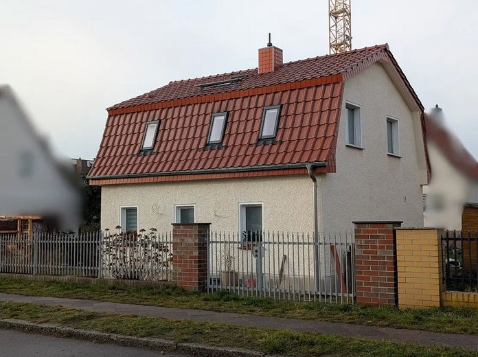 Hausansicht von der Straße