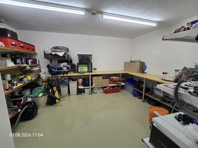Casa unifamiliar bien cuidada con luminoso apartamento abuhardillado – Foto 23