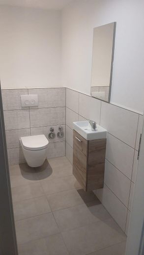 Schöne Erdgeschoss Wohnung, frisch saniert – WC
