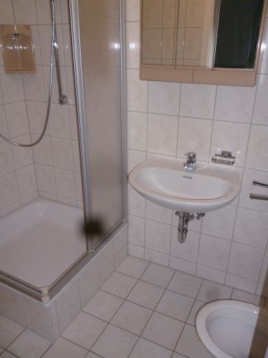 4-R-Etagenwohnung mit Balkon Innenstadtlage Gotha – Duschbad