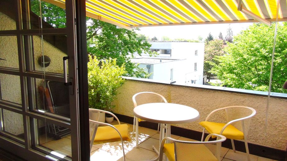 Lauschige 2-Zi.-Süd-DTW mit enormer Weite - zwischen Ortszentrum und altem Ortskern – Dachterrasse