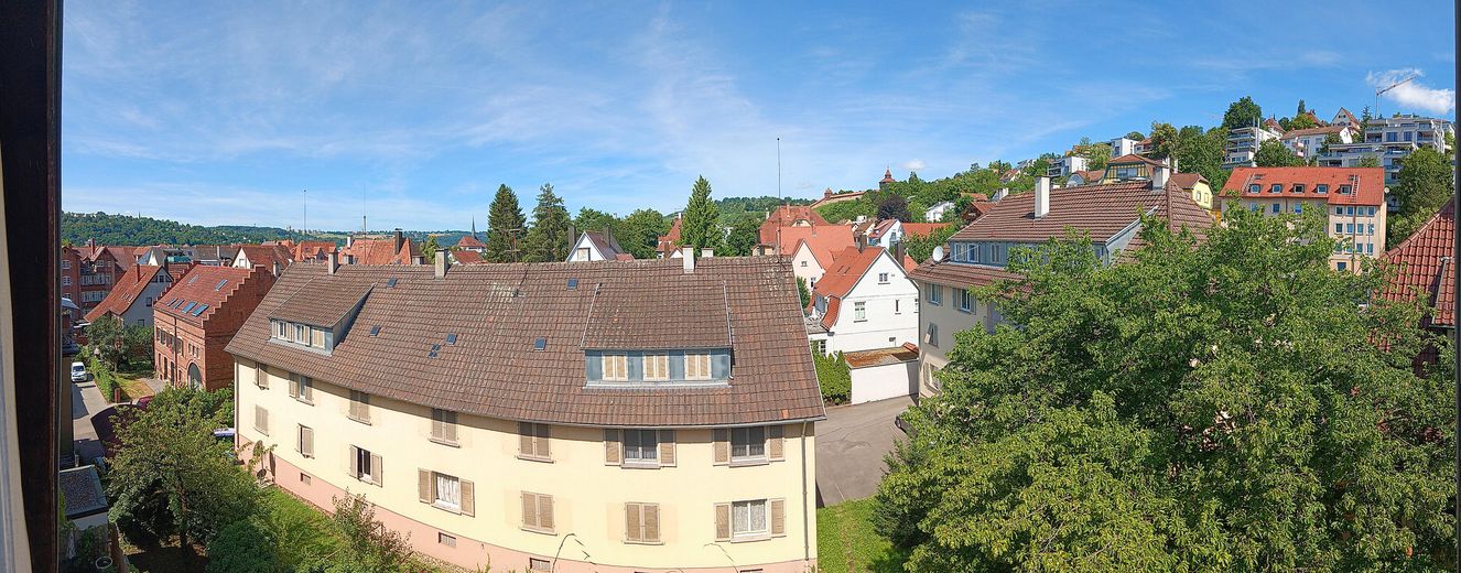 Old building gem - studio with castle view – Panoramablick vom Balkon