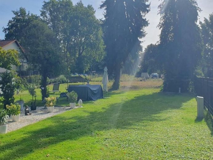 930 m² Baugrundstück in Kleinmachnow: Sonnige Lage und viel Platz für ein zweigeschossiges Eigenheim – Foto 1