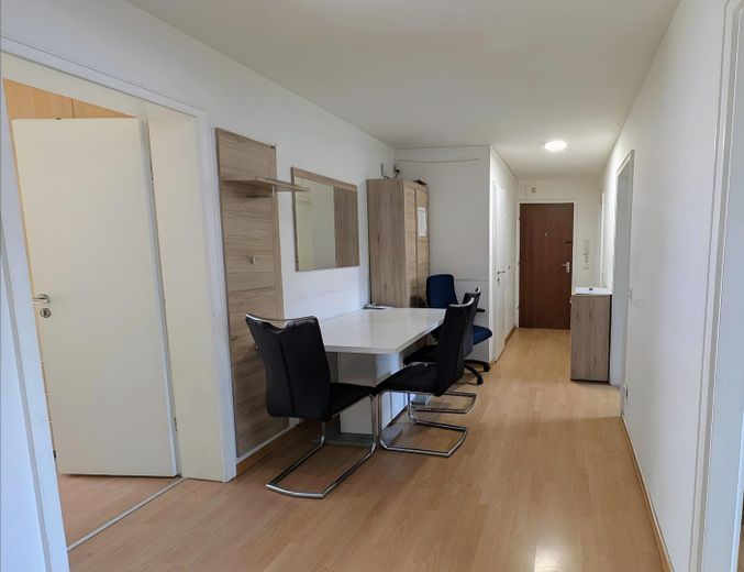 3.5-room apartment with south-facing balcony – Diele
