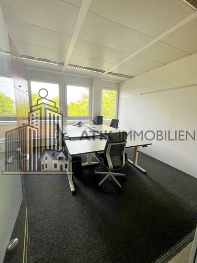 ATIK: Moderne Büro-/Praxisflächen in idealer Lage - hochwertig ausgestattet – Büro