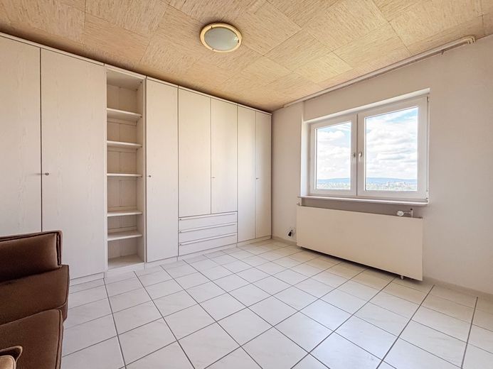 Lichtdurchflutetes Wohnen mit Weitblick: Großzügige 3,5 Zimmer-Wohnung mit Sonnenbalkon in Mainz – Kinderzimmer