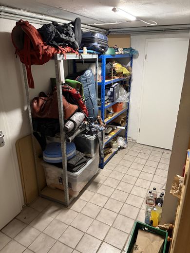 Provisionsfrei in die Zukunft! EFH mit Wärmepumpe und PV nahe Wald und Wasser – Kellerflur