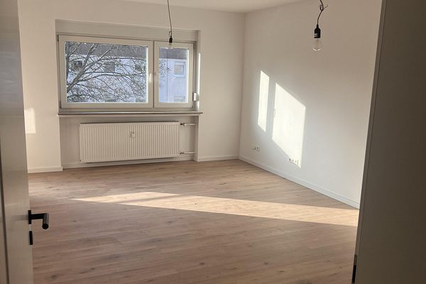 Frisch kernsanierte 2-Zimmer-Wohnung mit Balkon in Nürnberg – Erstbezug nach Sanierung