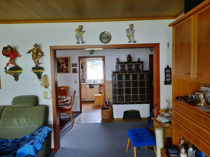 Wohnzimmer_Kachelofen_EG