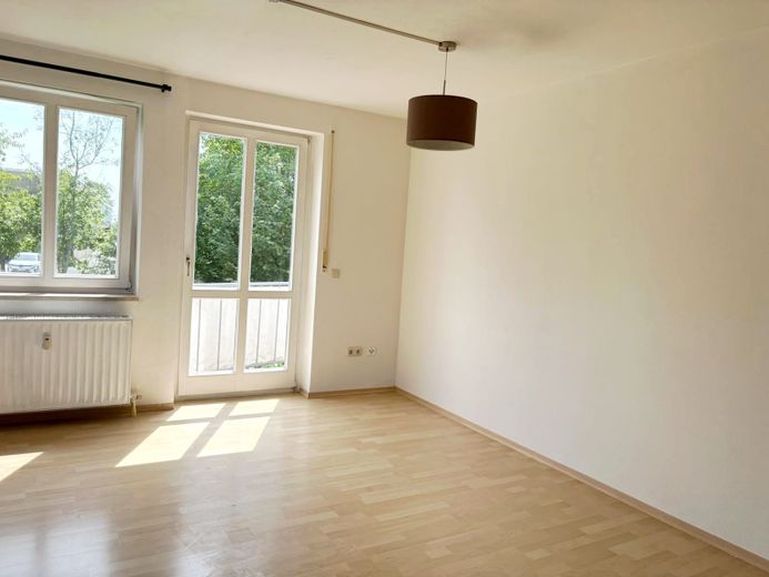Helle 1-Zimmer-Wohnung mit Balkon  &  EBK in Straubing – WJ-00126_bild_003.jpeg