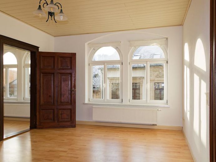 Appartement met inbouwkeuken en parkeerplaats – Foto 1