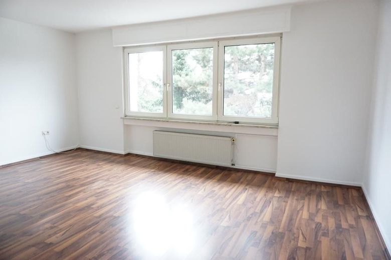 *Ehemals Unternehmervilla...jetzt Ihr neues Zuhause - TOP gepflegtes Einfamilienhaus* – OG Zimmer