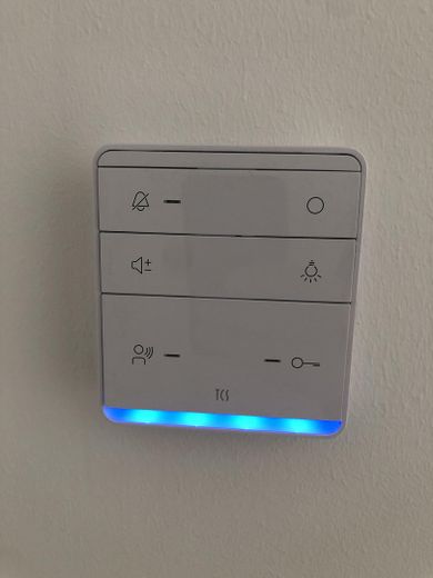 Stilvoll kernsanierter 2-Zi-Altbau – Gegensprechanlage