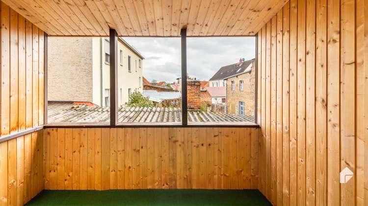 Großzügige Maisonettewohnung inkl. EBK mit Terrasse/Garten u. Balkon im Zentrum von Bad Belzig – Balkon/ Loggia