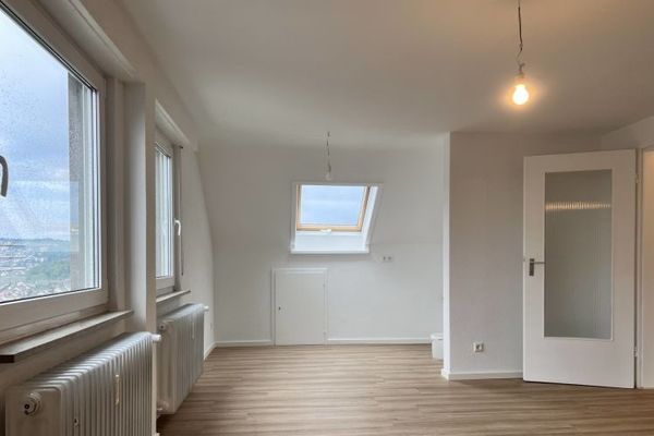 73249 Wernau: Schöne 2-Zi-DG-Whg
2025 neu renoviert!