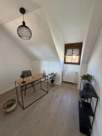 Erstbezug nach vollständiger Sanierung – Kinderzimmer/ Homeoffice
