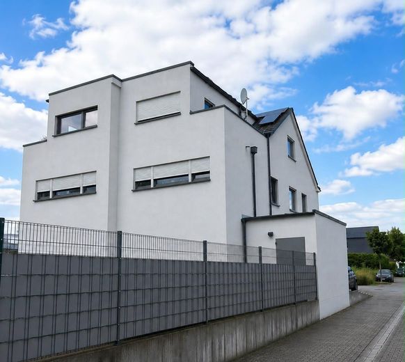 Moderna porzione di bifamiliare di alta qualità con giardino a Sinzig-Franken – Rückansicht