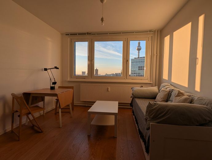 Monolocale in posizione centralissima con vista sulla torre della televisione al 14º piano – Abendsonne