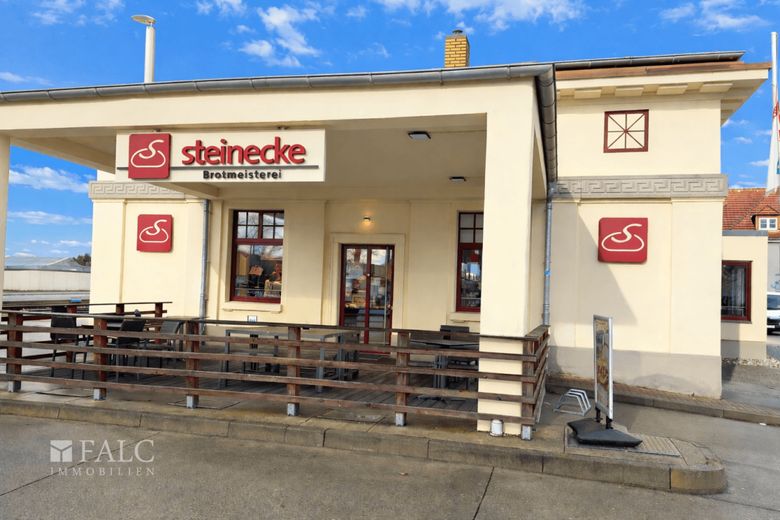 Historische Tankstelle * vollvermietetes Investment in Top-Lage von Leuna-Gartenstadt – Eingangsbereich Bäckerei