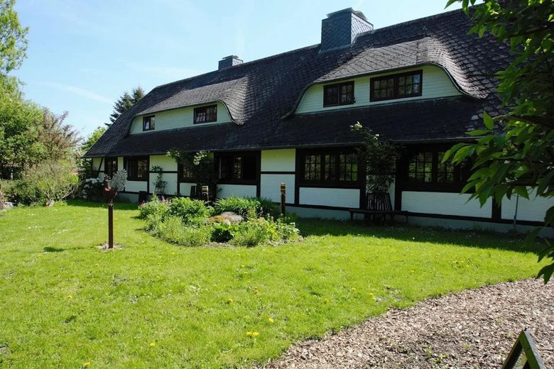 Am Schloßteich - Schönhagen – Vorderansicht Gesamthaus