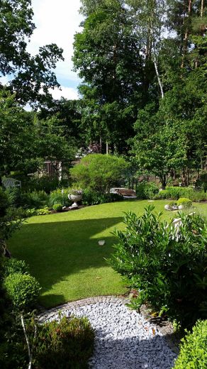 Living & working in a prime location near Fürth, Erlangen & Nuremberg! – Gartenimpressionen