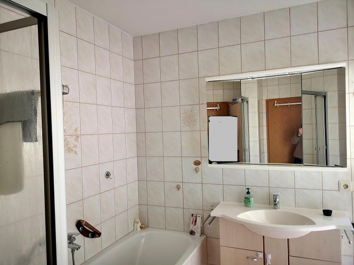 Tageslichtbad mit Dusche+Wanne