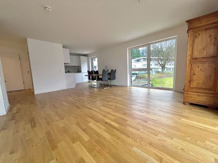 Moderne 2 Zimmer NB Wohnung mit EBK und TG – Foto 1