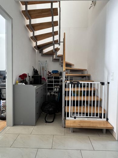 3,5-Zimmer-Wohnung mit Balkon im Zentrum von  Rastatt – Treppe zum 2. Geschoss