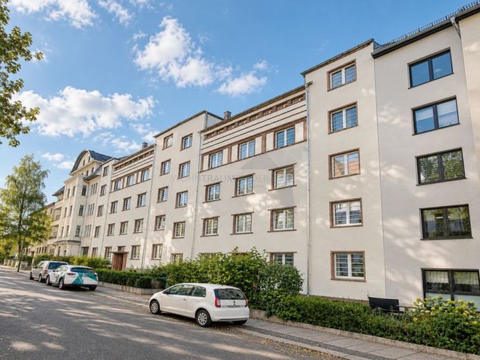 NEU renovierte 3 Raum Altbau EG-Wohnung mit Balkon, Dusche und Tageslichtbad – Foto 1
