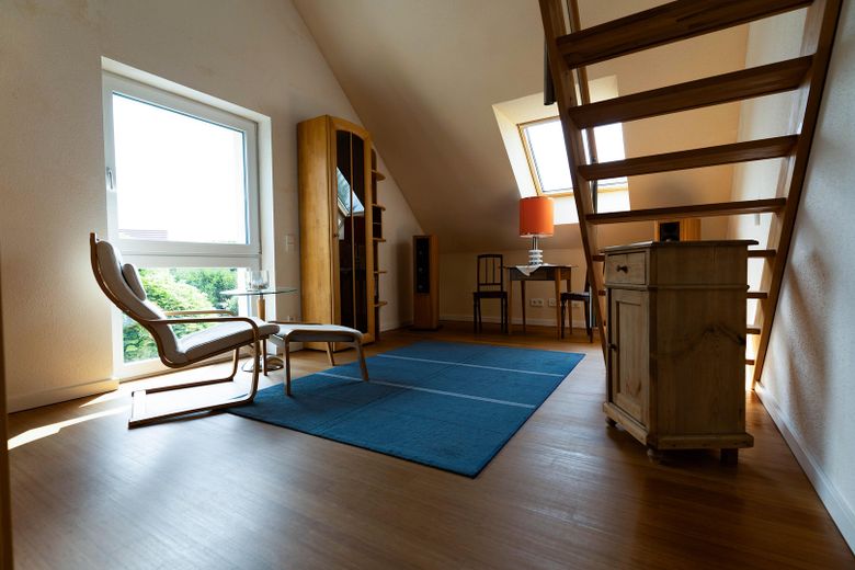 Casa passiva PLUS di architetto, classe energetica A+ (5,0 kWh/m²a) a Weisenheim am Sand – Galeriezimmer