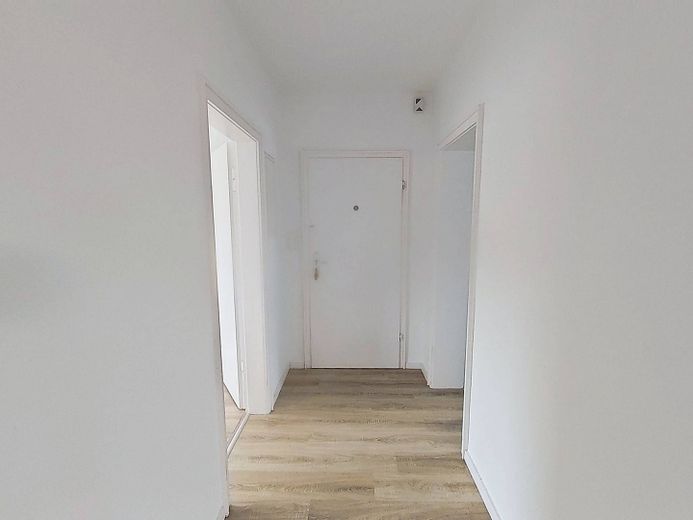 Luminoso appartamento di 3 locali con bagno con vasca e BALCONE – Ansicht I: Flur