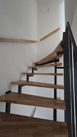Derede yaşamak - bahçeli ve yeşilliğe bakan aile için modern yeni yapım sıra evi – Foto 24