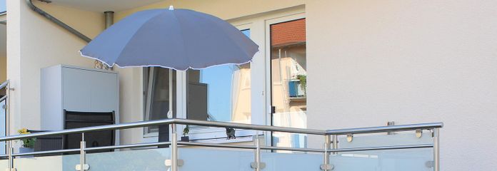مضيئة ومجددة: شقة من 3 غرف في ميندن بالقرب من نهر فيزر - بدون عمولة – Terrasse mit Zugang Stellplatz