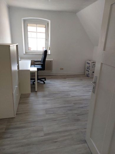 Charmante maison familiale, prête à emménager, avec grande terrasse dans un emplacement pratique – Großzügiges Schlafzimmer 3